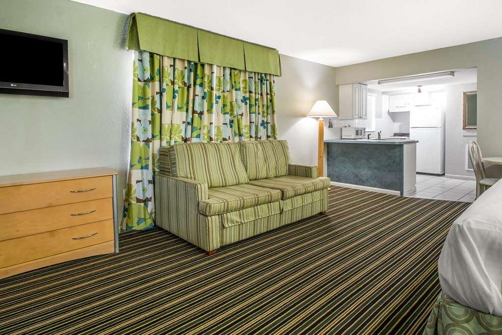 Rodeway Inn & Suites Winter Haven Chain Of Lakes Cameră foto