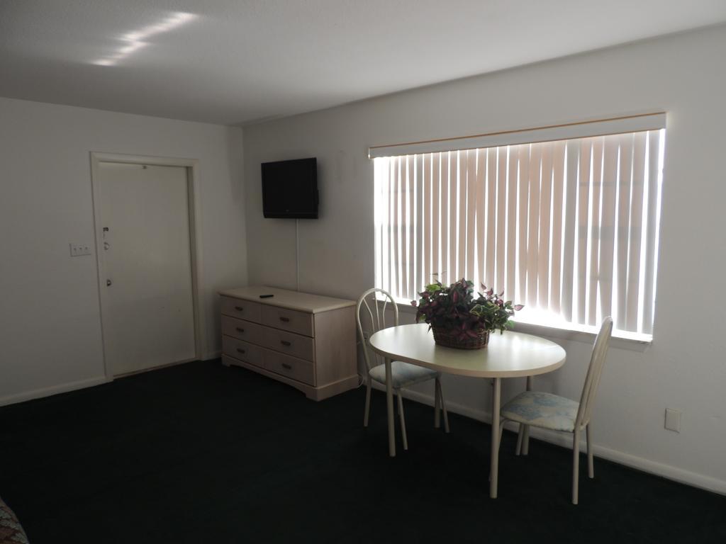 Rodeway Inn & Suites Winter Haven Chain Of Lakes Cameră foto