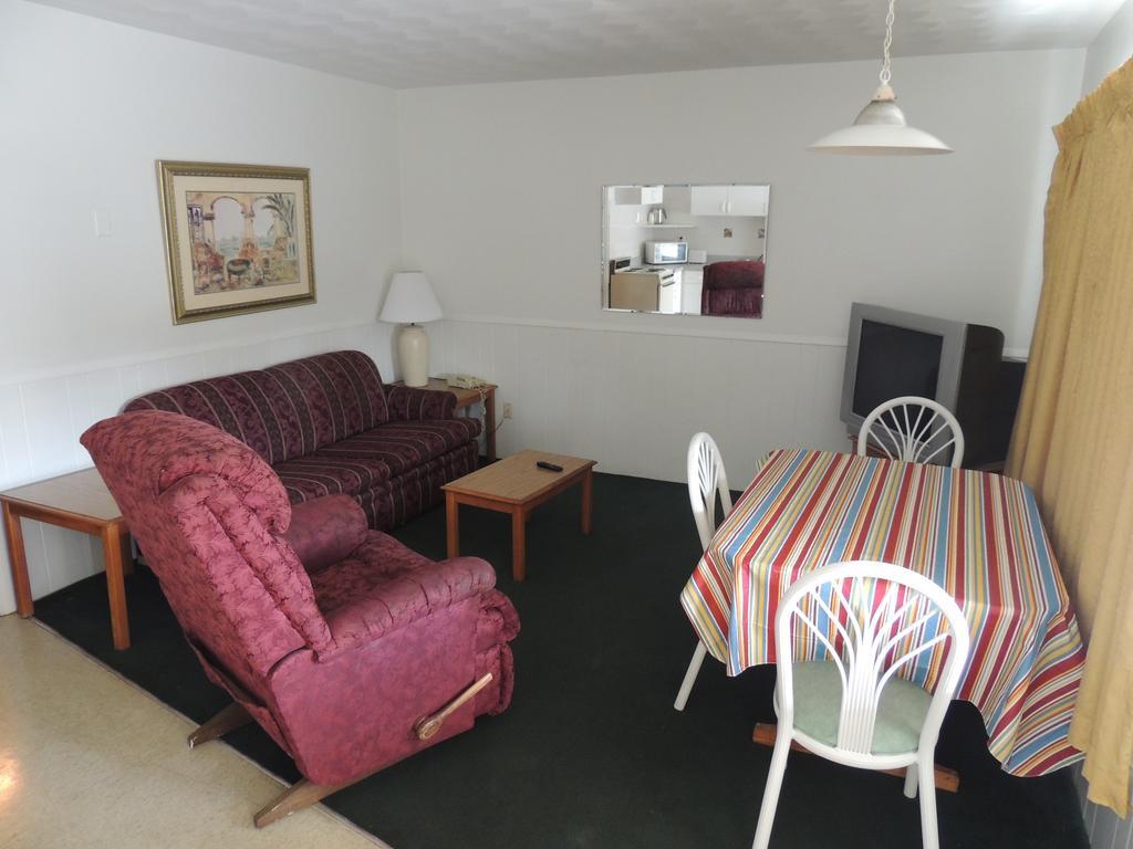 Rodeway Inn & Suites Winter Haven Chain Of Lakes Cameră foto