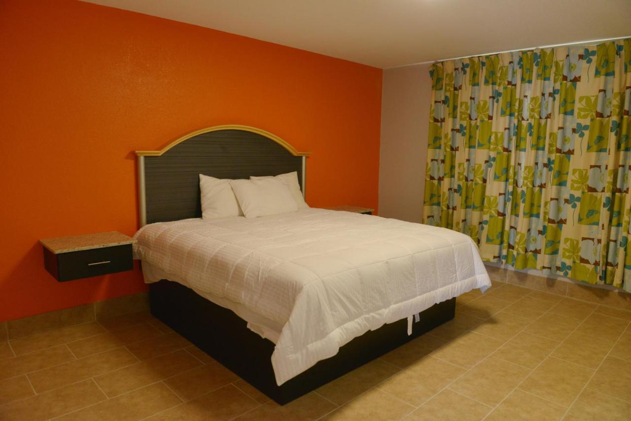 Rodeway Inn & Suites Winter Haven Chain Of Lakes Exterior foto